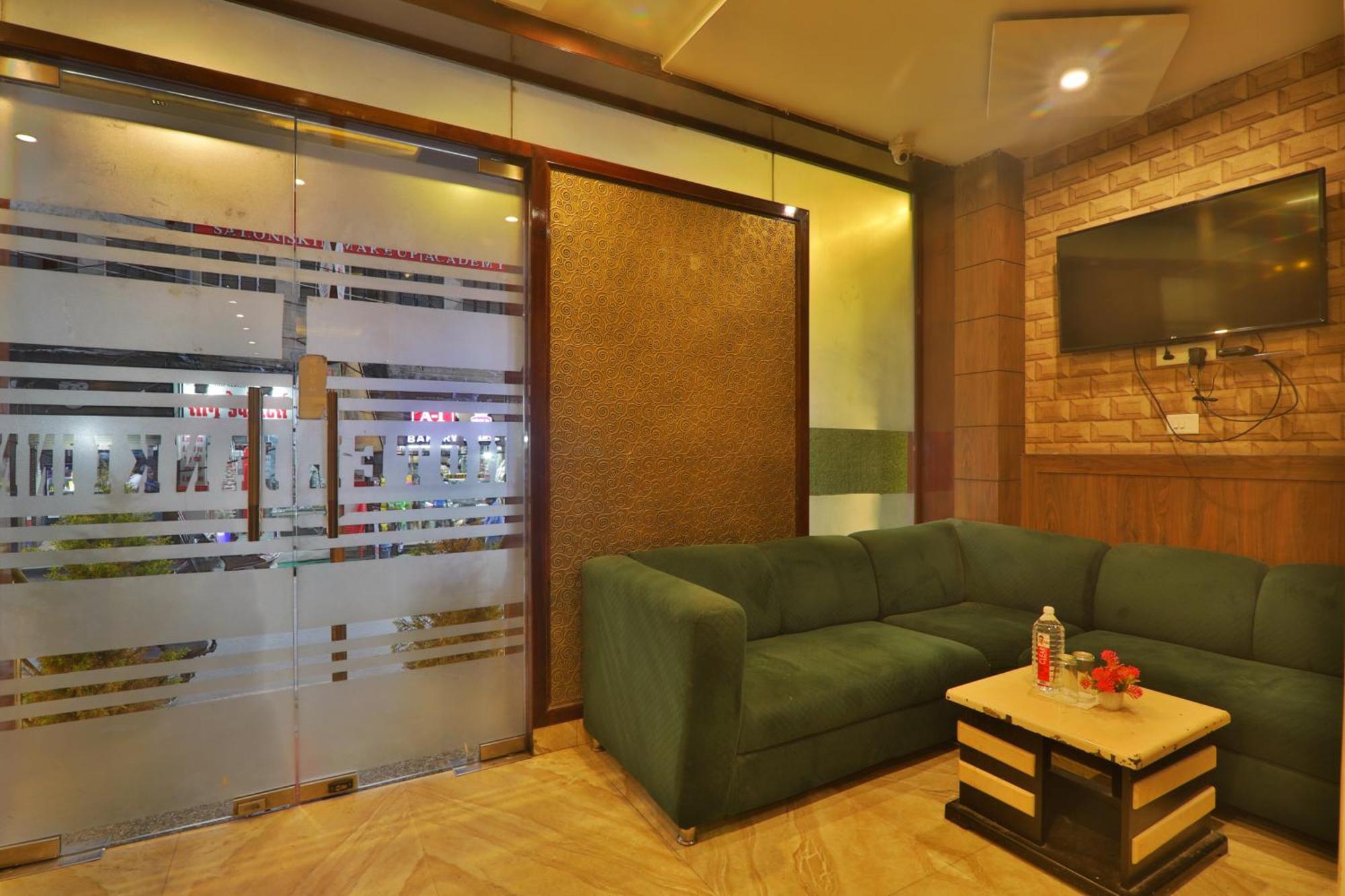 Hotel Janki Inn Sigra 2 Km From Kashi Vishwanath Dham Varanasi Esterno foto