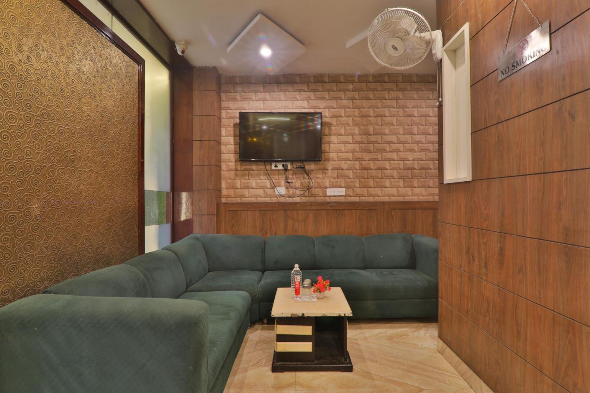 Hotel Janki Inn Sigra 2 Km From Kashi Vishwanath Dham Varanasi Esterno foto