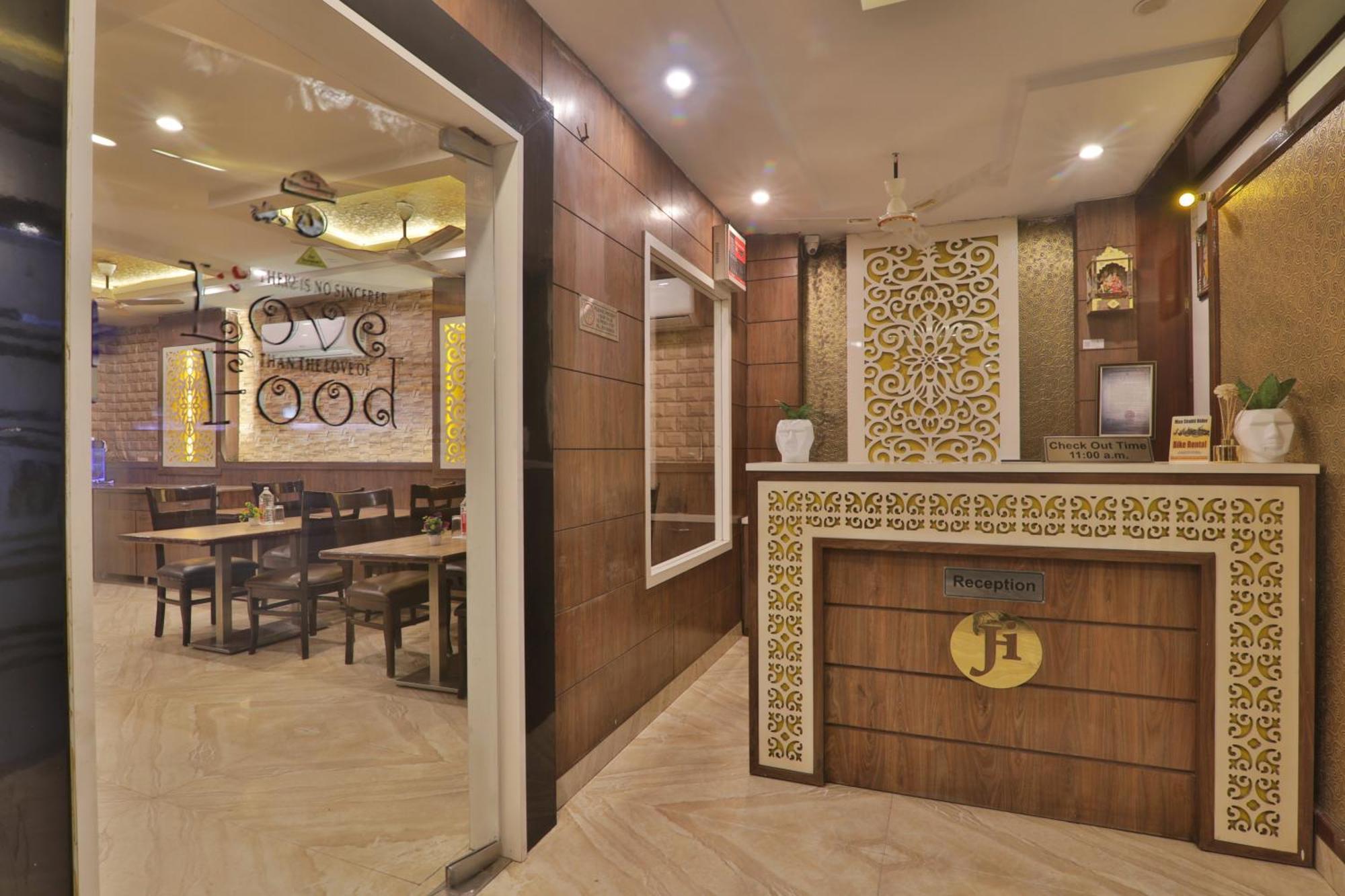 Hotel Janki Inn Sigra 2 Km From Kashi Vishwanath Dham Varanasi Esterno foto