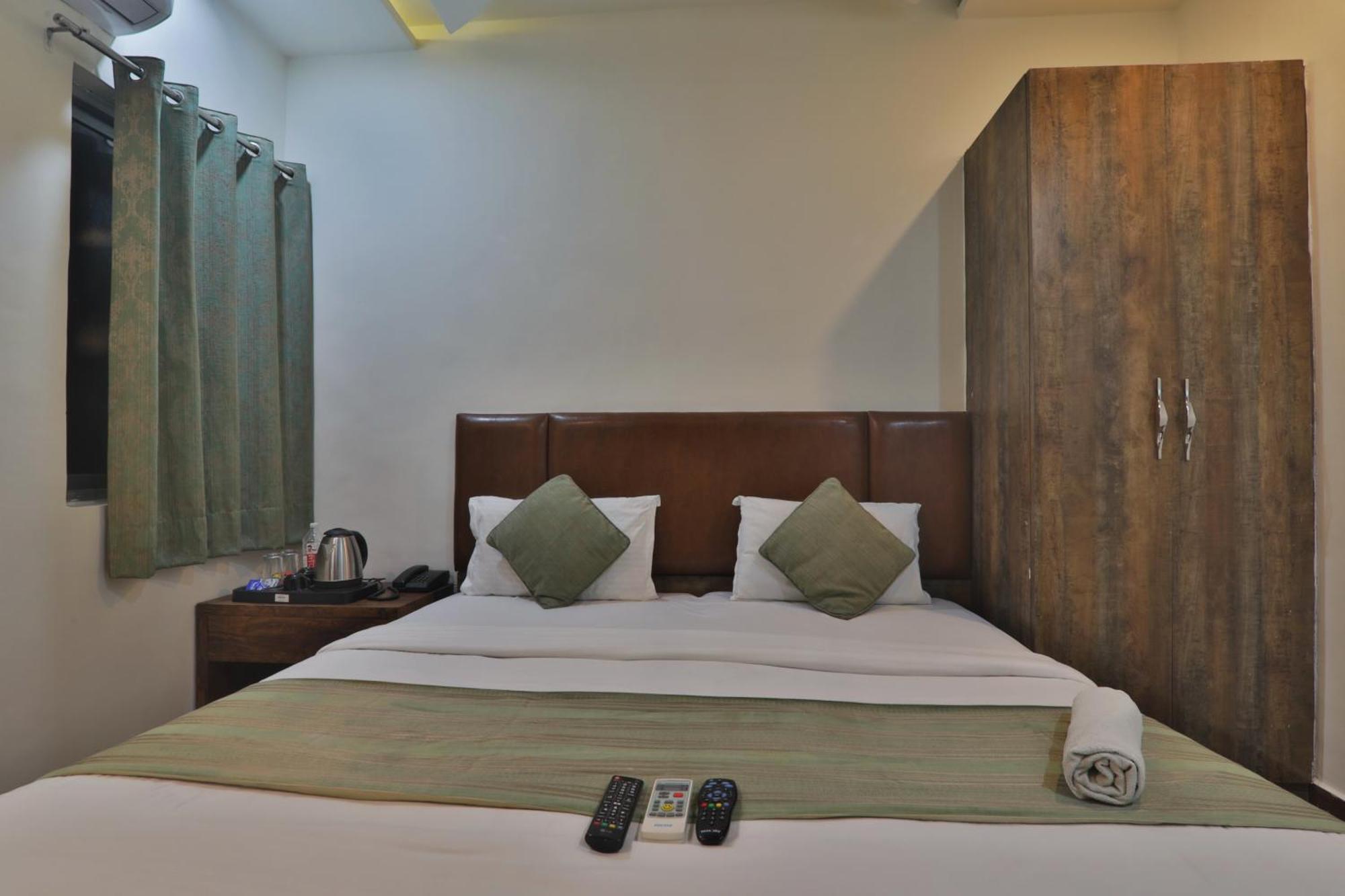 Hotel Janki Inn Sigra 2 Km From Kashi Vishwanath Dham Varanasi Esterno foto